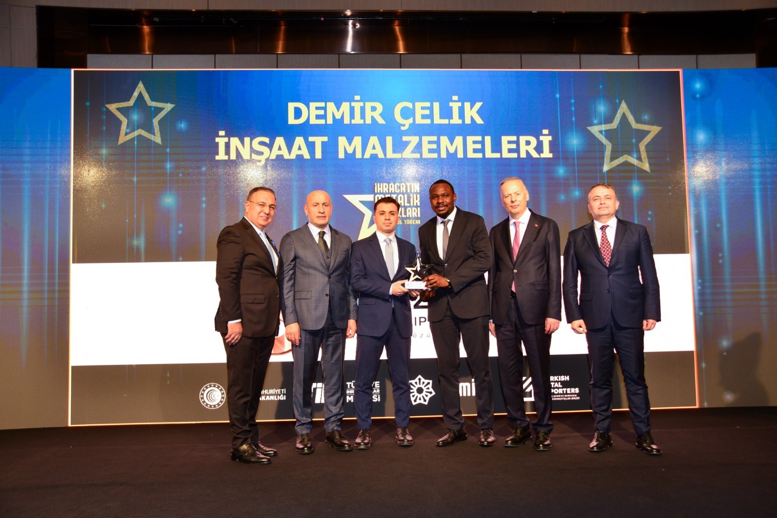 d8810557-1ac5-47e6-907f-fd6f179c518d